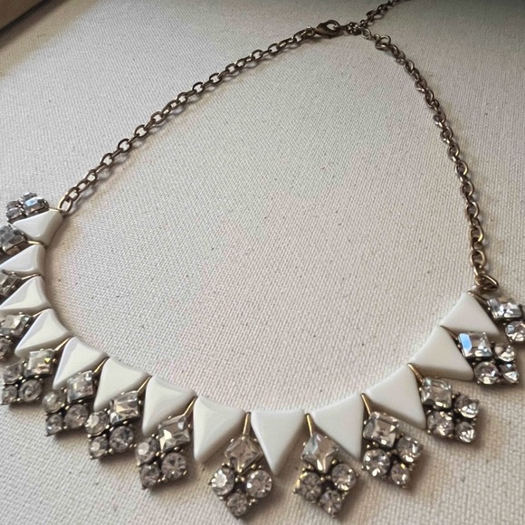 Elegant White and Gold Women's Necklace - Picture 3 of 3